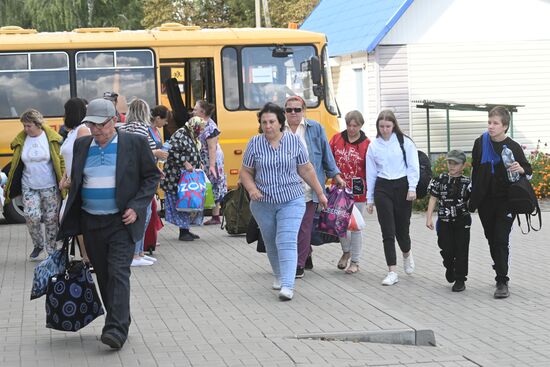 Эвакуация мирных жителей из Краснояружского района Белгородской области