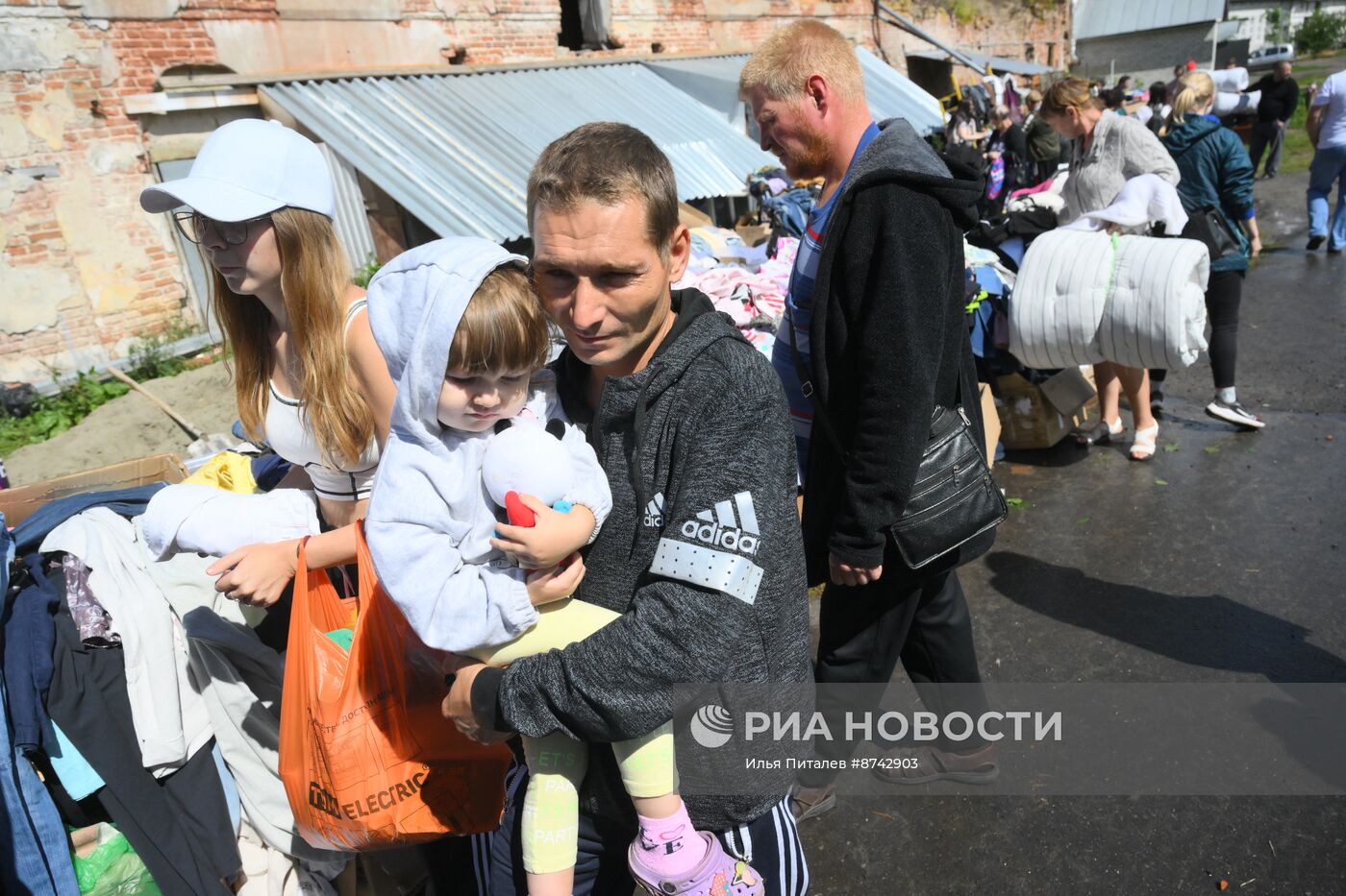 Пункт сбора гумпомощи для жителей Курской области