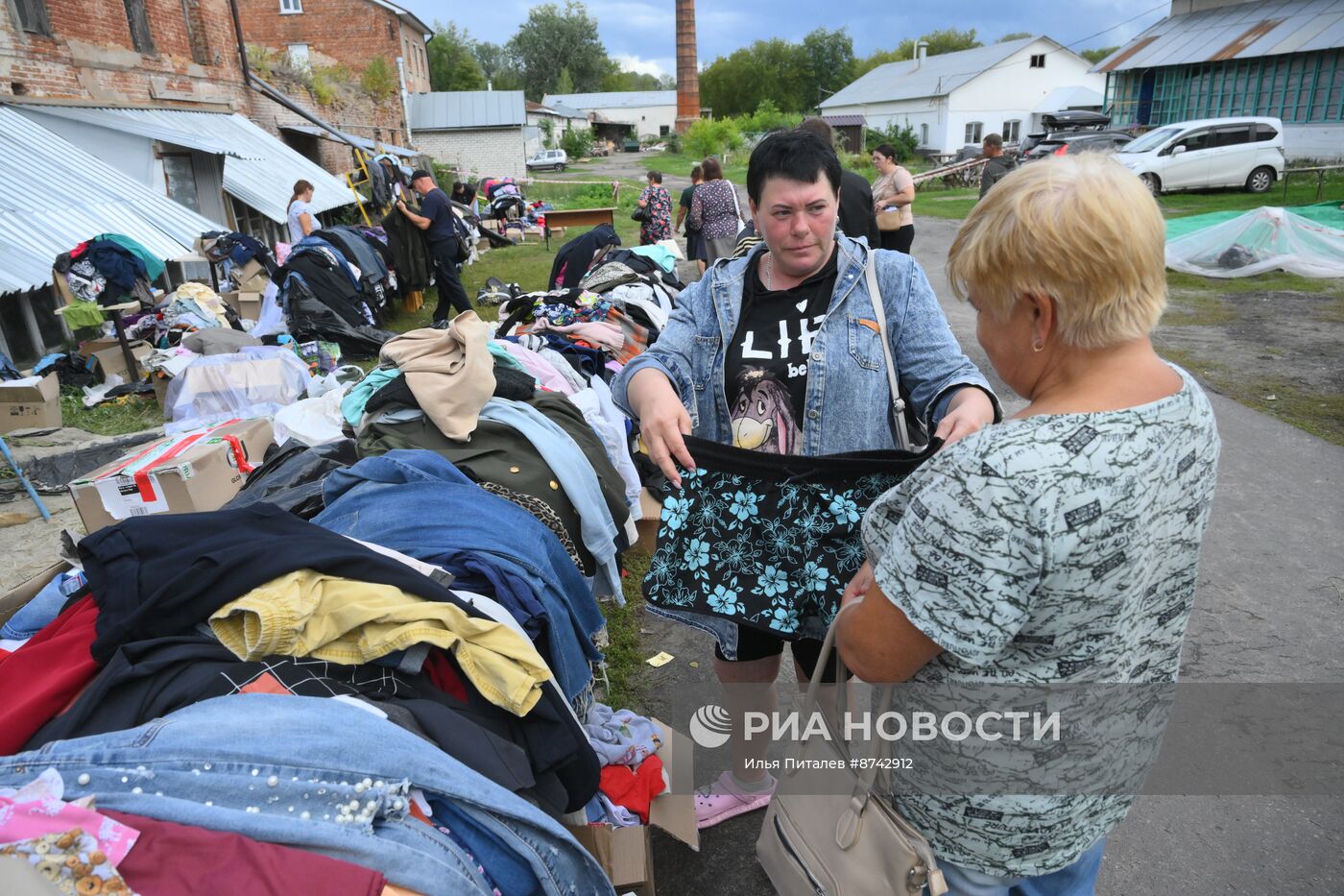 Пункт сбора гумпомощи для жителей Курской области