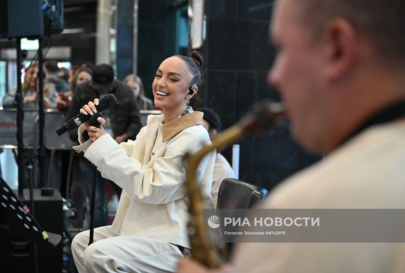 Выступление Мари Краймбрери в Московском метрополитене