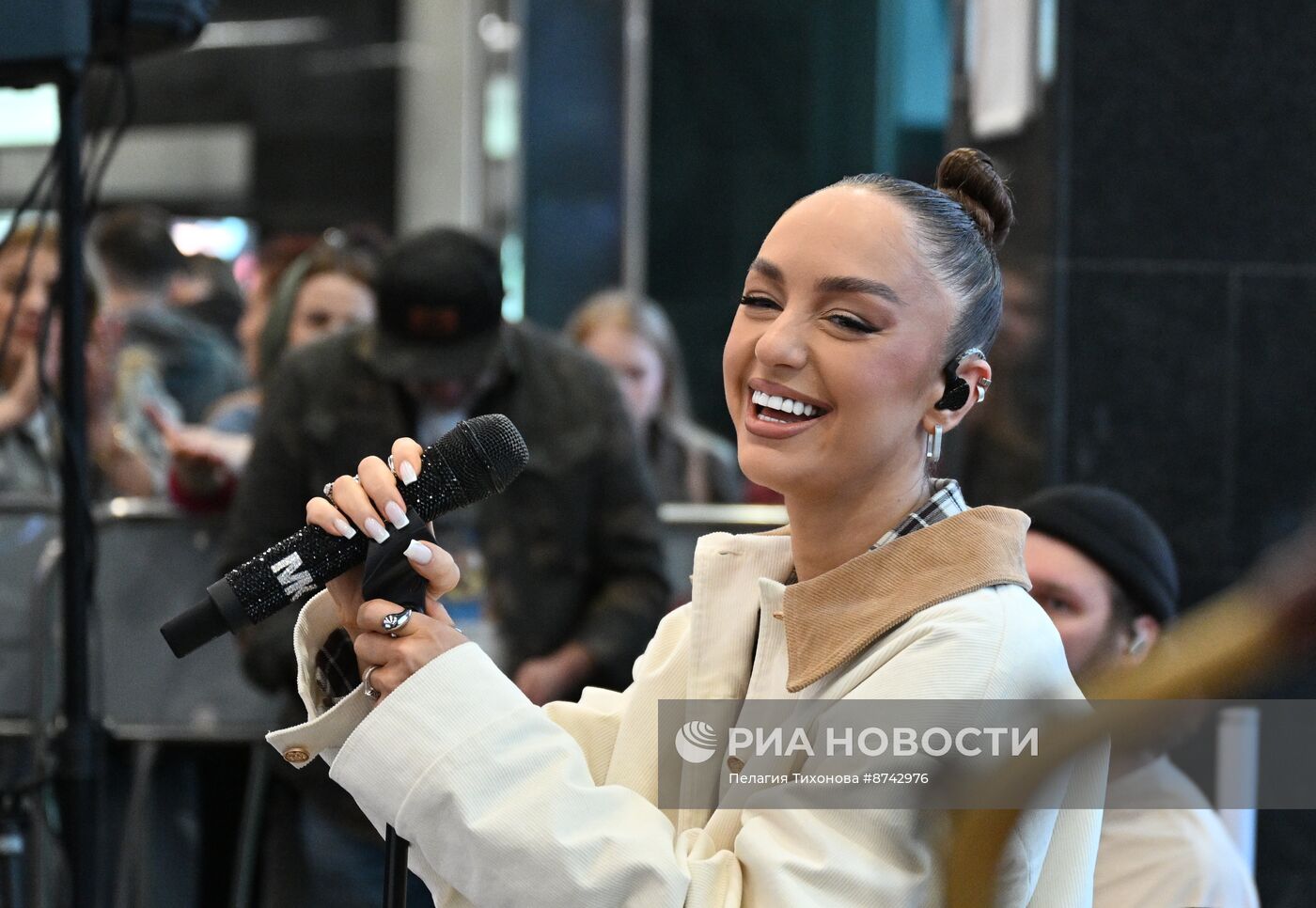 Выступление Мари Краймбрери в Московском метрополитене