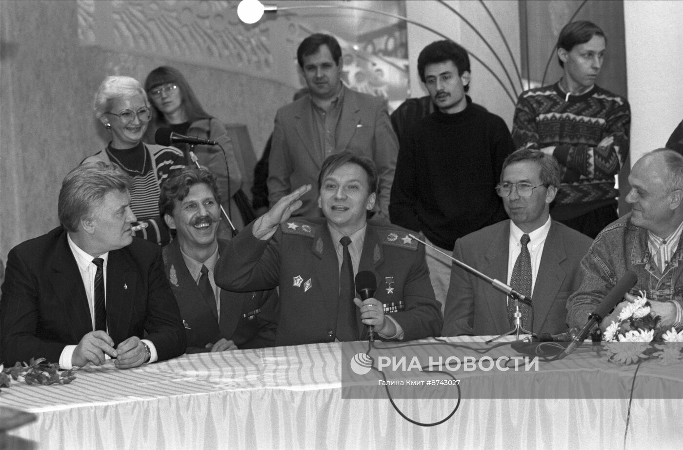 Пресс-конференция, посвященная съемке фильма "Ширли-Мырли"