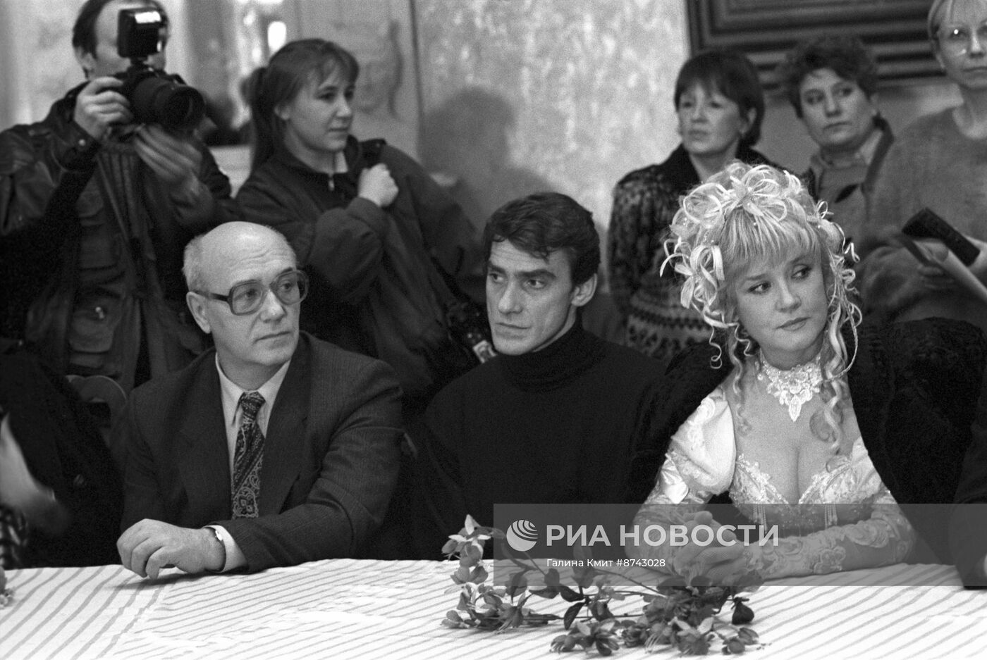 Пресс-конференция, посвященная съемке фильма "Ширли-Мырли"