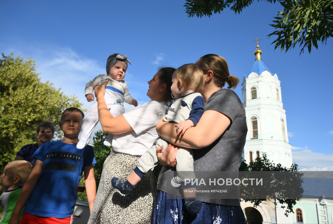 Пункт временного размещения на базе мужского монастыря Курской Коренной пустыни