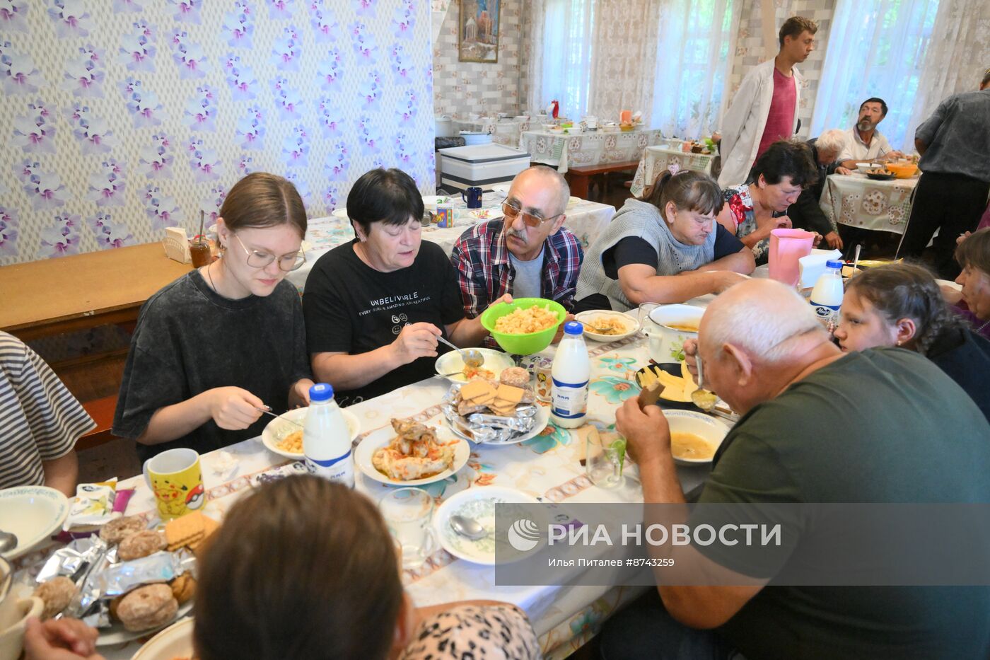 Пункт временного размещения на базе мужского монастыря Курской Коренной пустыни