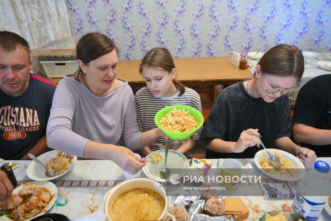 Пункт временного размещения на базе мужского монастыря Курской Коренной пустыни