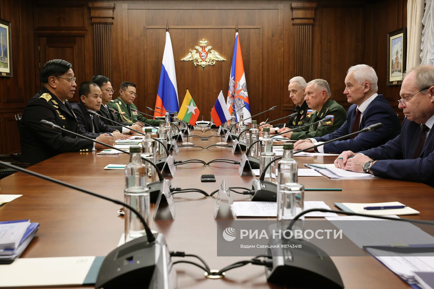 Встреча министра обороны РФ А. Белоусова с главами иностранных делегаций в Москве