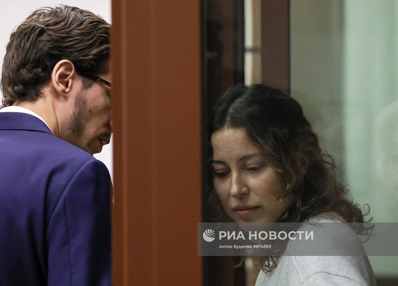 Оглашение приговора гражданке США и РФ К. Карелиной по делу о госизмене