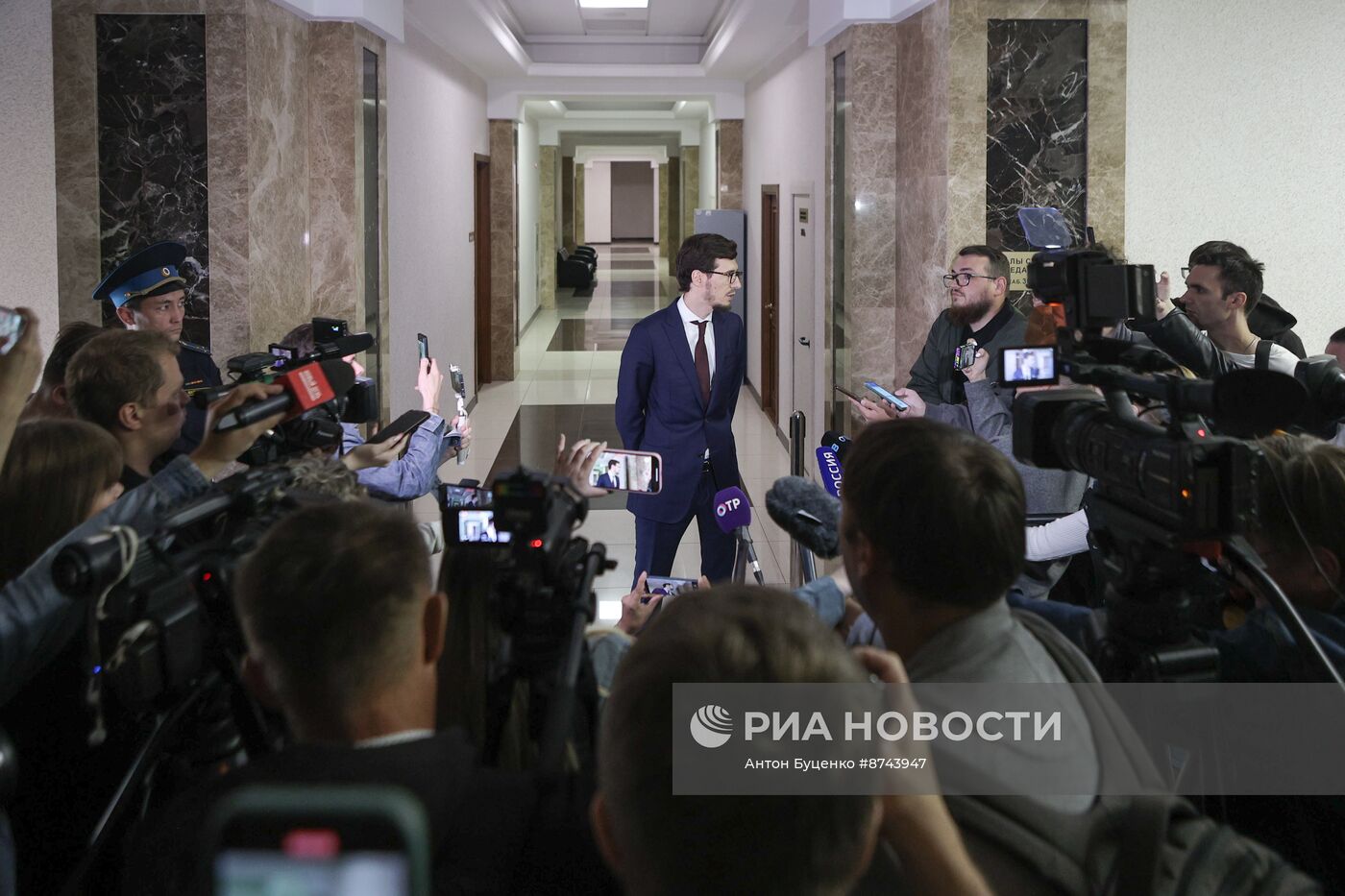 Оглашение приговора гражданке США и РФ К. Карелиной по делу о госизмене