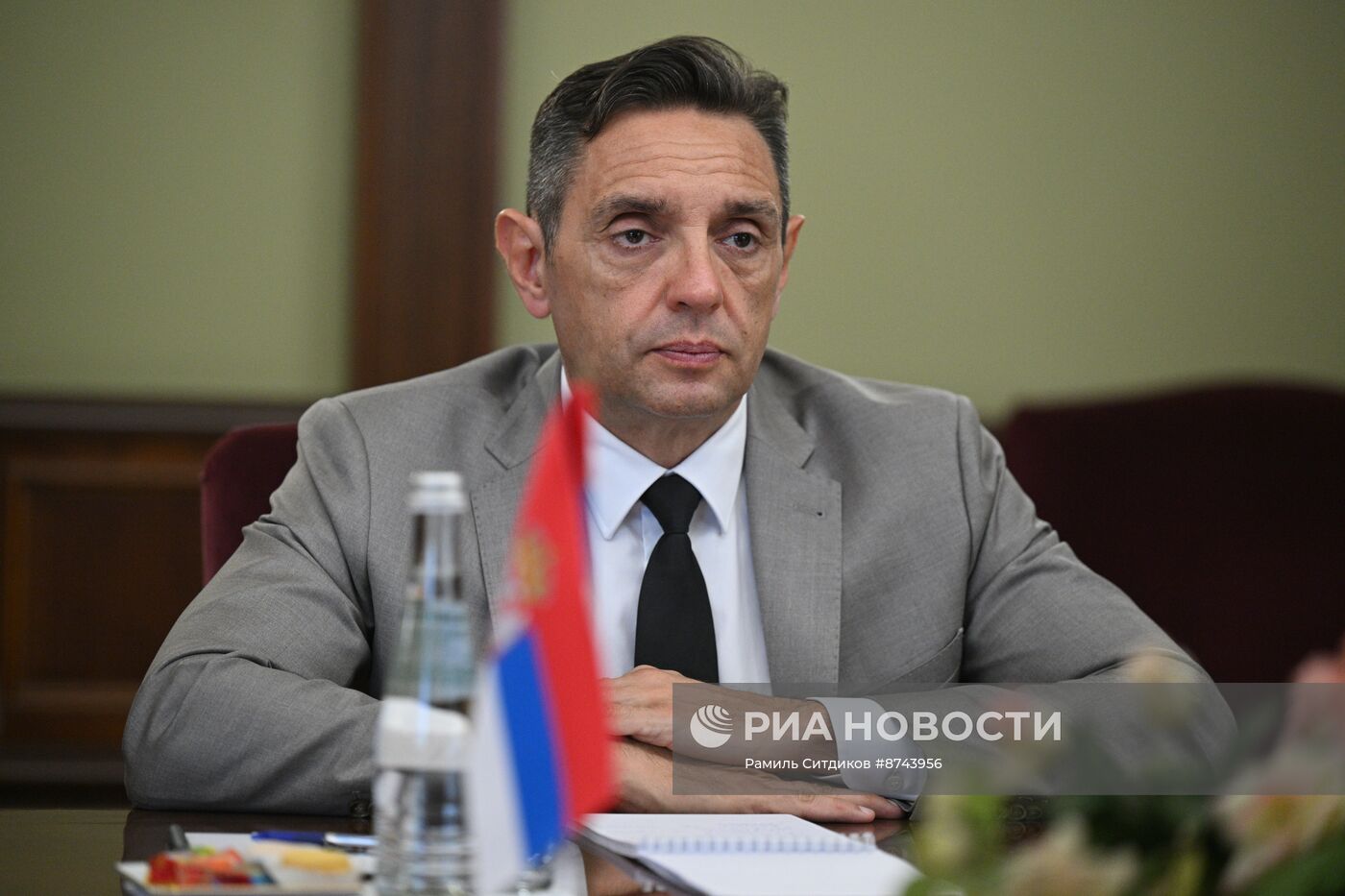 Встреча первого вице-премьера РФ Д. Мантурова и вице-премьера Сербии А. Вулина