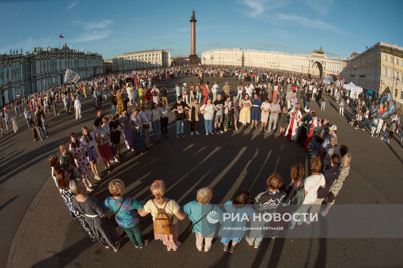 Фестиваль "Хороводы России" в Санкт-Петербурге