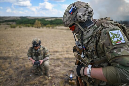 Военнослужащие добровольческого отряда спецназначения "Рысь" группировки "Юг"