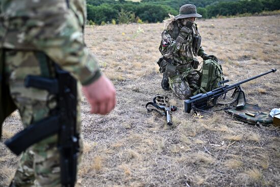 Военнослужащие добровольческого отряда спецназначения "Рысь" группировки "Юг"