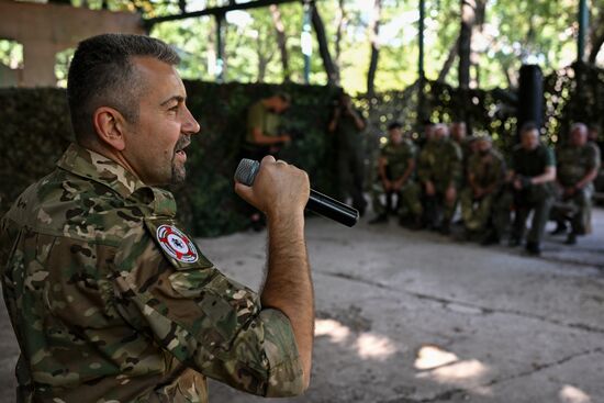 Военнослужащие добровольческого отряда спецназначения "Рысь" группировки "Юг"