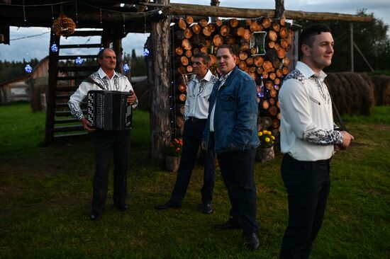 Латышский праздник "Zalumballe" в Омской области