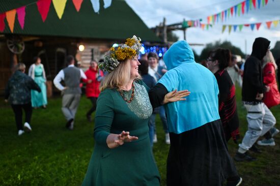 Латышский праздник "Zalumballe" в Омской области