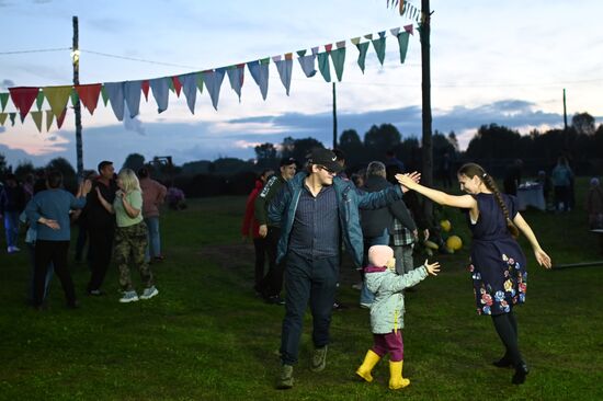 Латышский праздник "Zalumballe" в Омской области