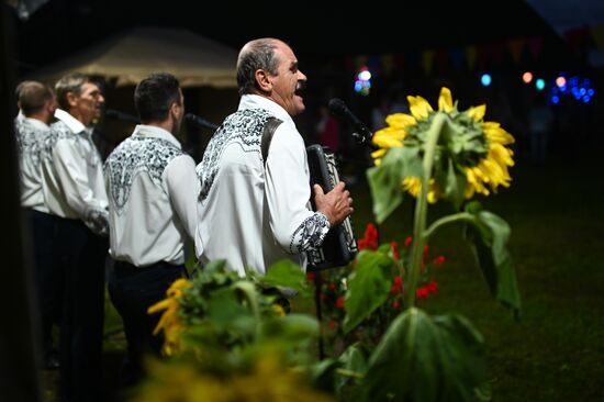 Латышский праздник "Zalumballe" в Омской области