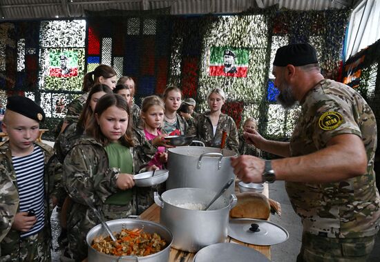 Детский патриотический лагерь Академии дружбы народов "Ахмат"