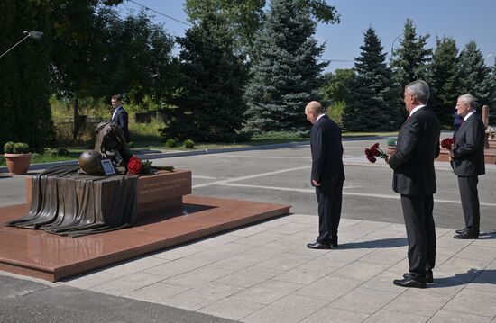 Рабочая поездка президента Владимира Путина в республику Северная Осетия - Алания