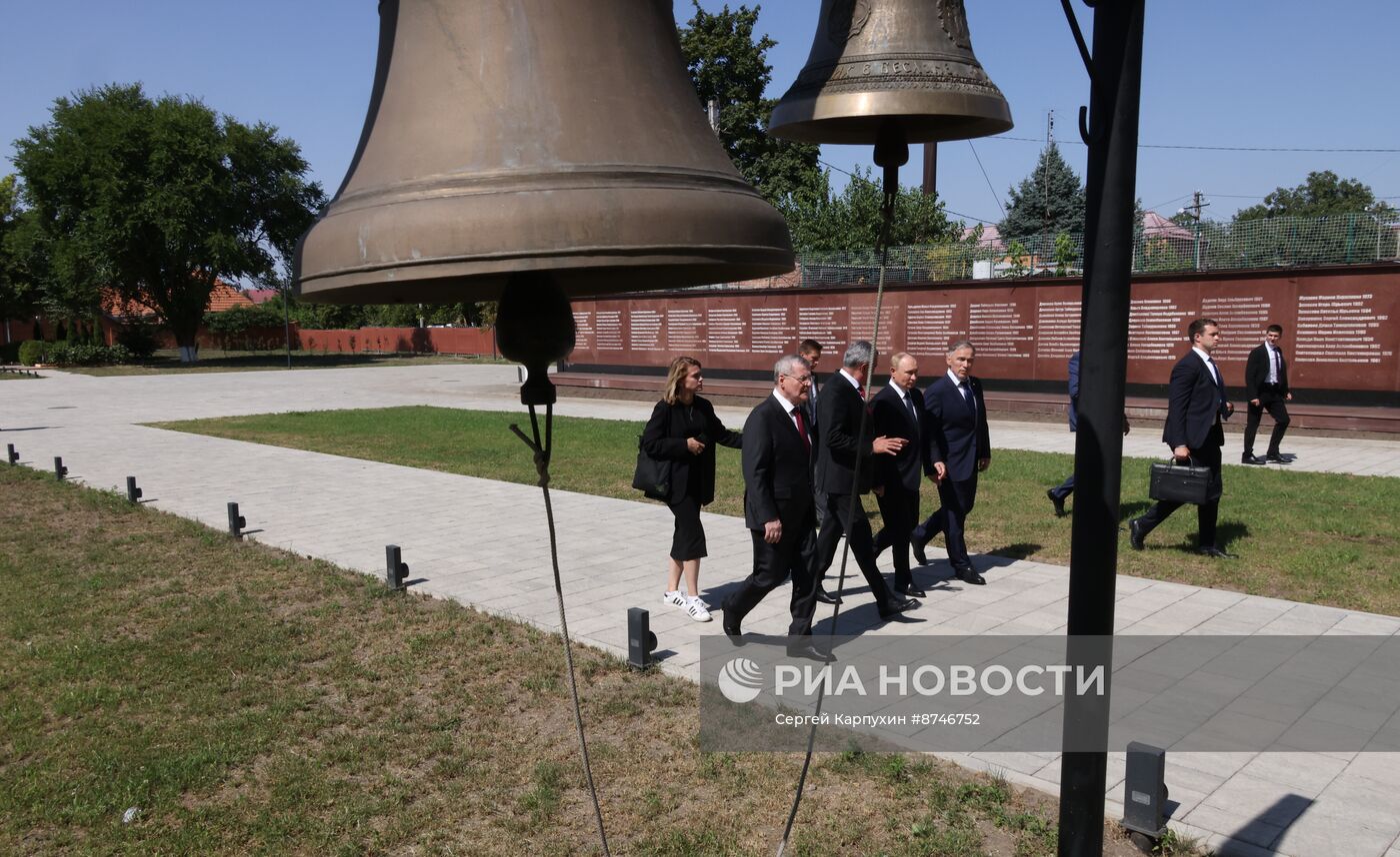 Рабочая поездка президента Владимира Путина в республику Северная Осетия - Алания