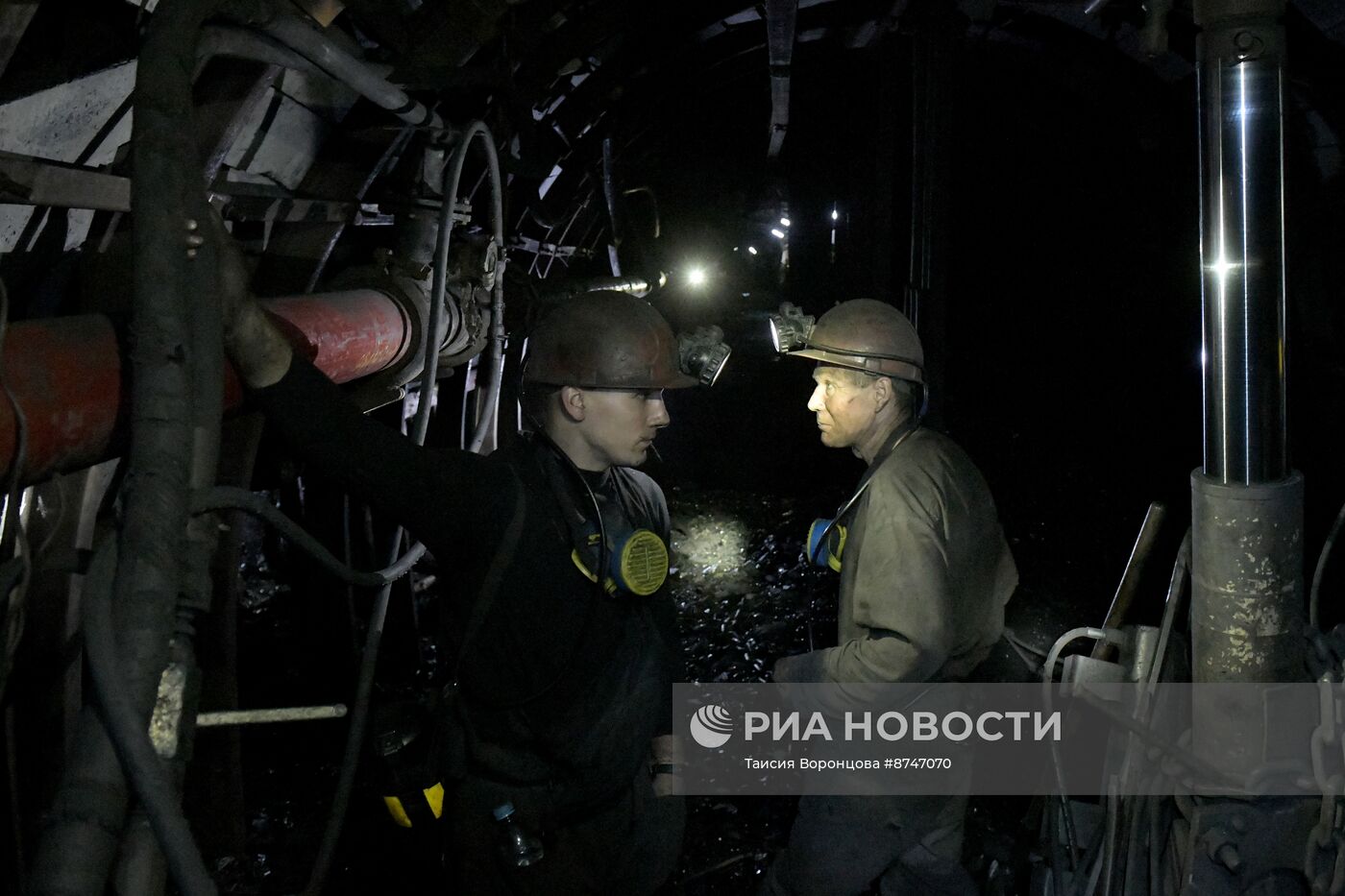 Работа угледобывающей шахты в ДНР