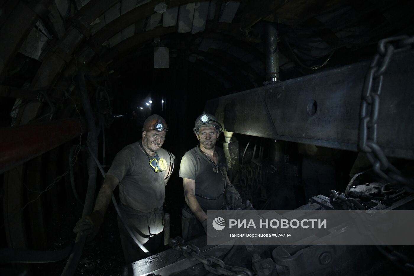 Работа угледобывающей шахты в ДНР