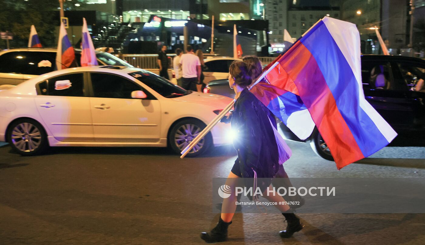 Патриотический автопробег в честь Дня Государственного флага России