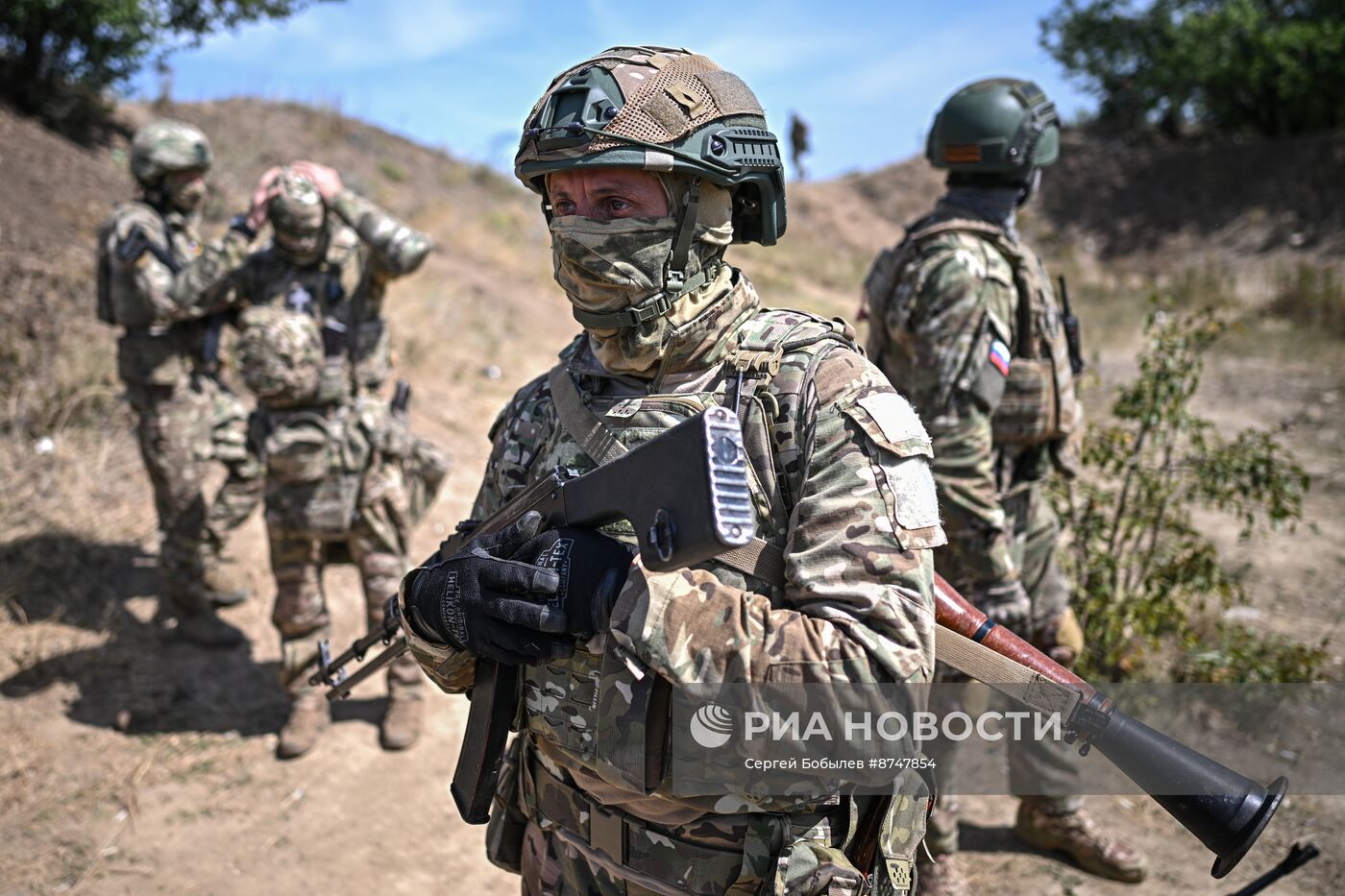 Военнослужащие Южной группировки во время отработки боевого слаживания