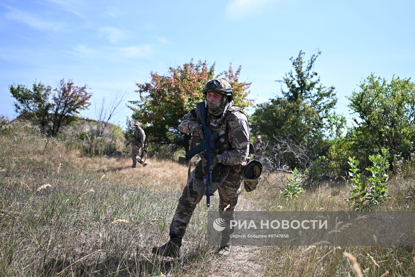 Военнослужащие Южной группировки во время отработки боевого слаживания