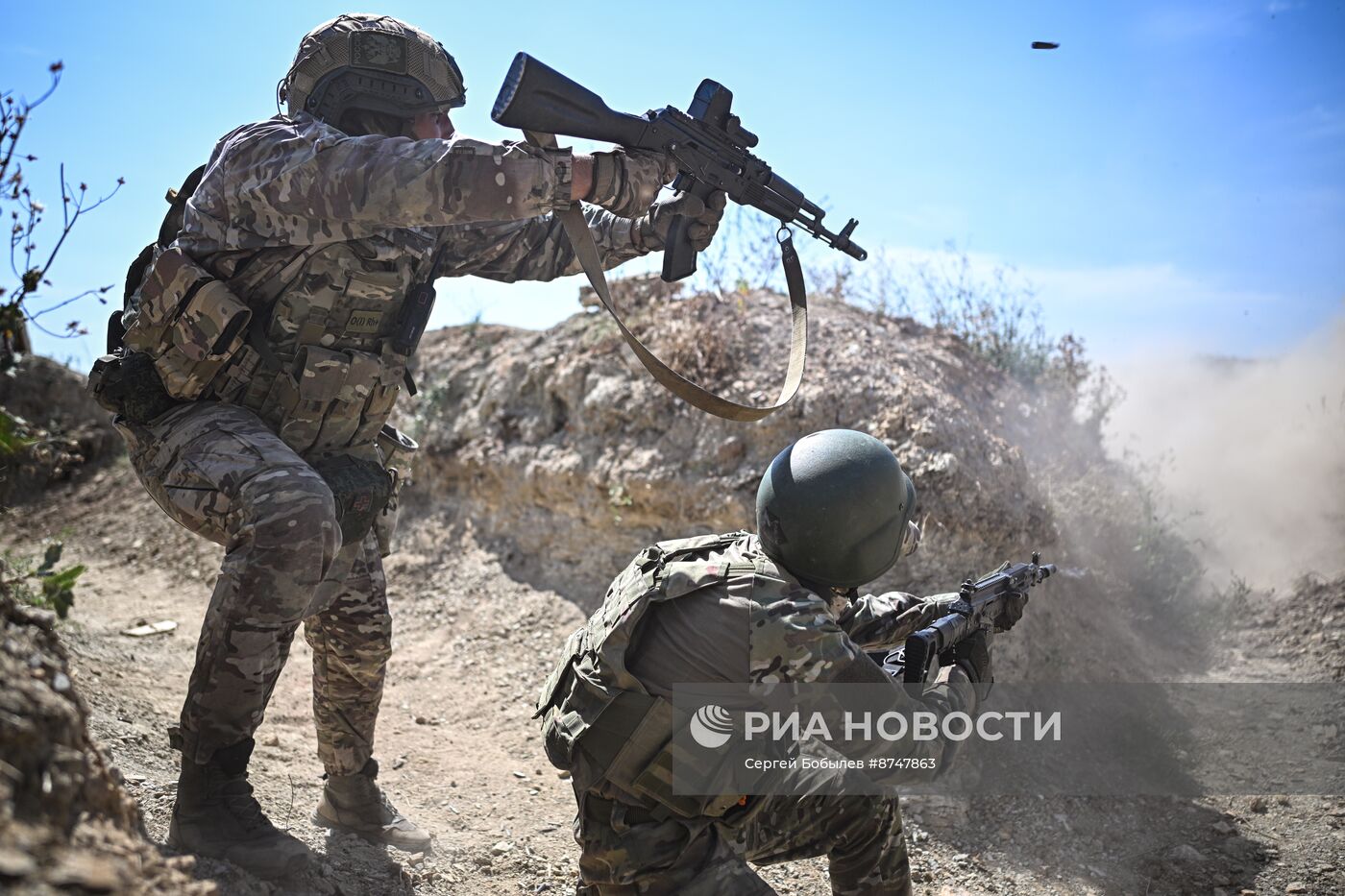 Военнослужащие Южной группировки во время отработки боевого слаживания