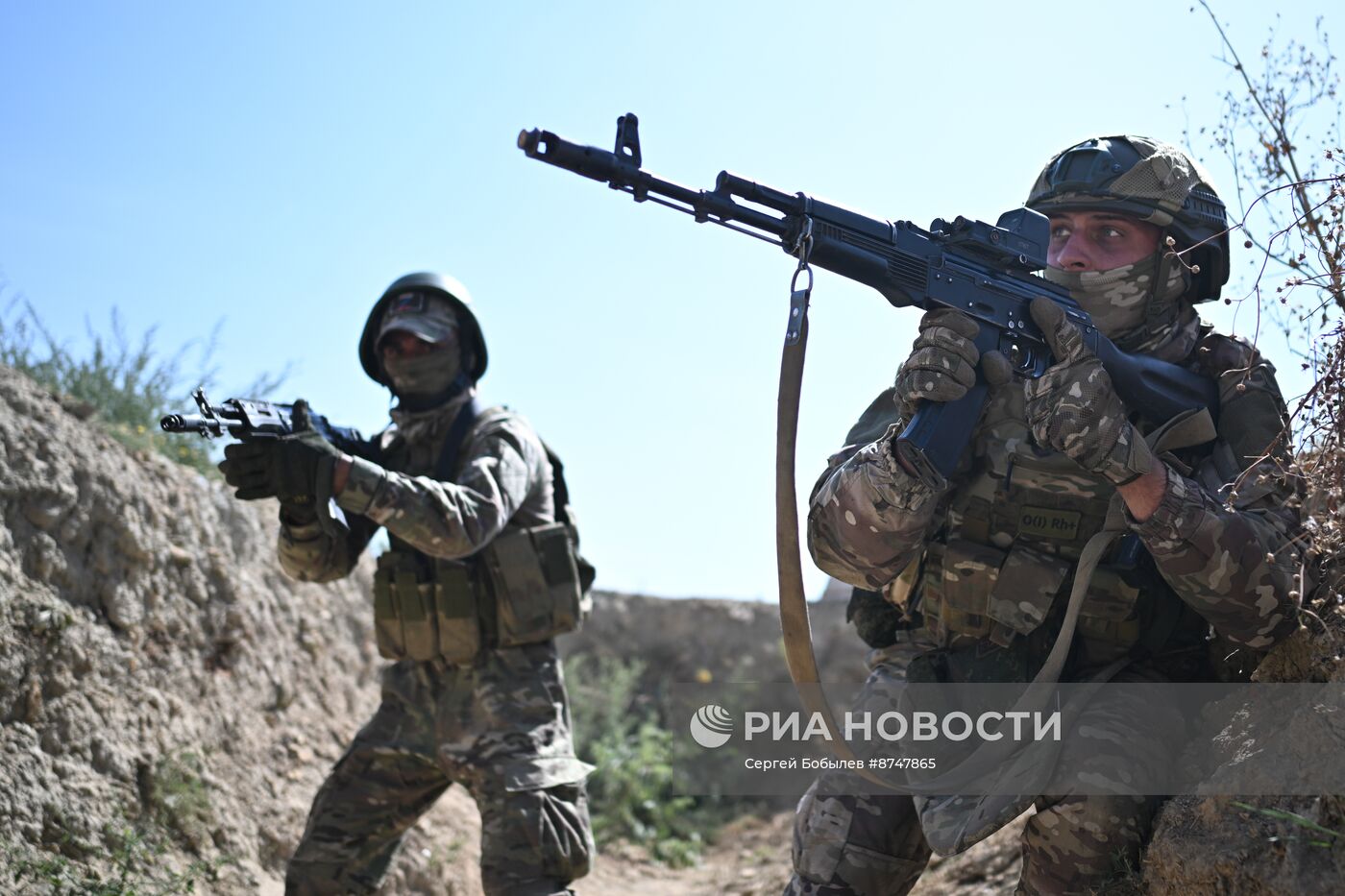 Военнослужащие Южной группировки во время отработки боевого слаживания