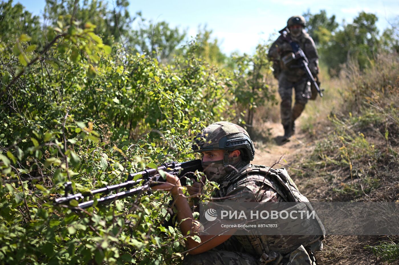 Военнослужащие Южной группировки во время отработки боевого слаживания