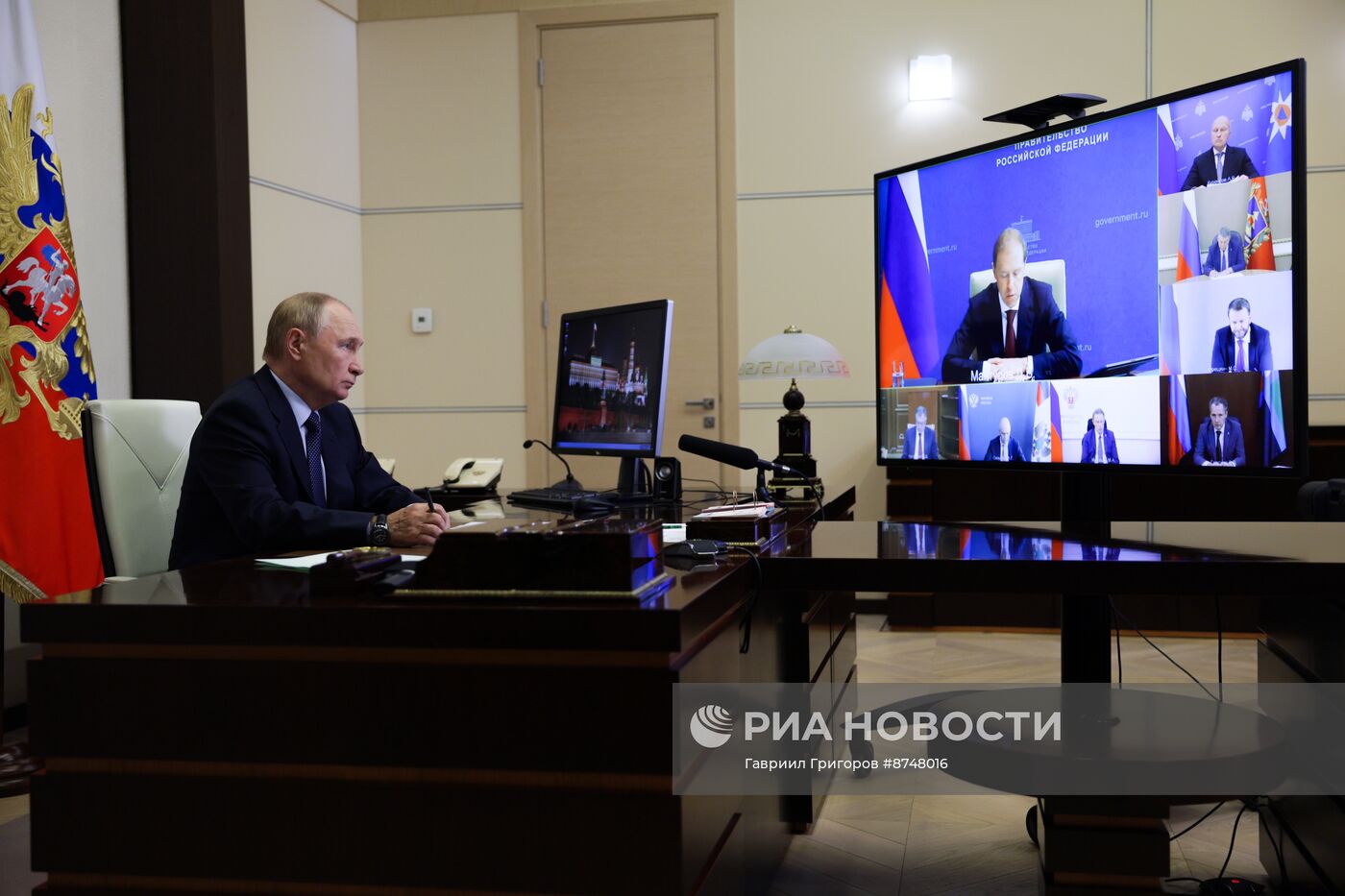 Президент Владимир Путин провел совещание о ситуации в Белгородской, Брянской и Курской областях