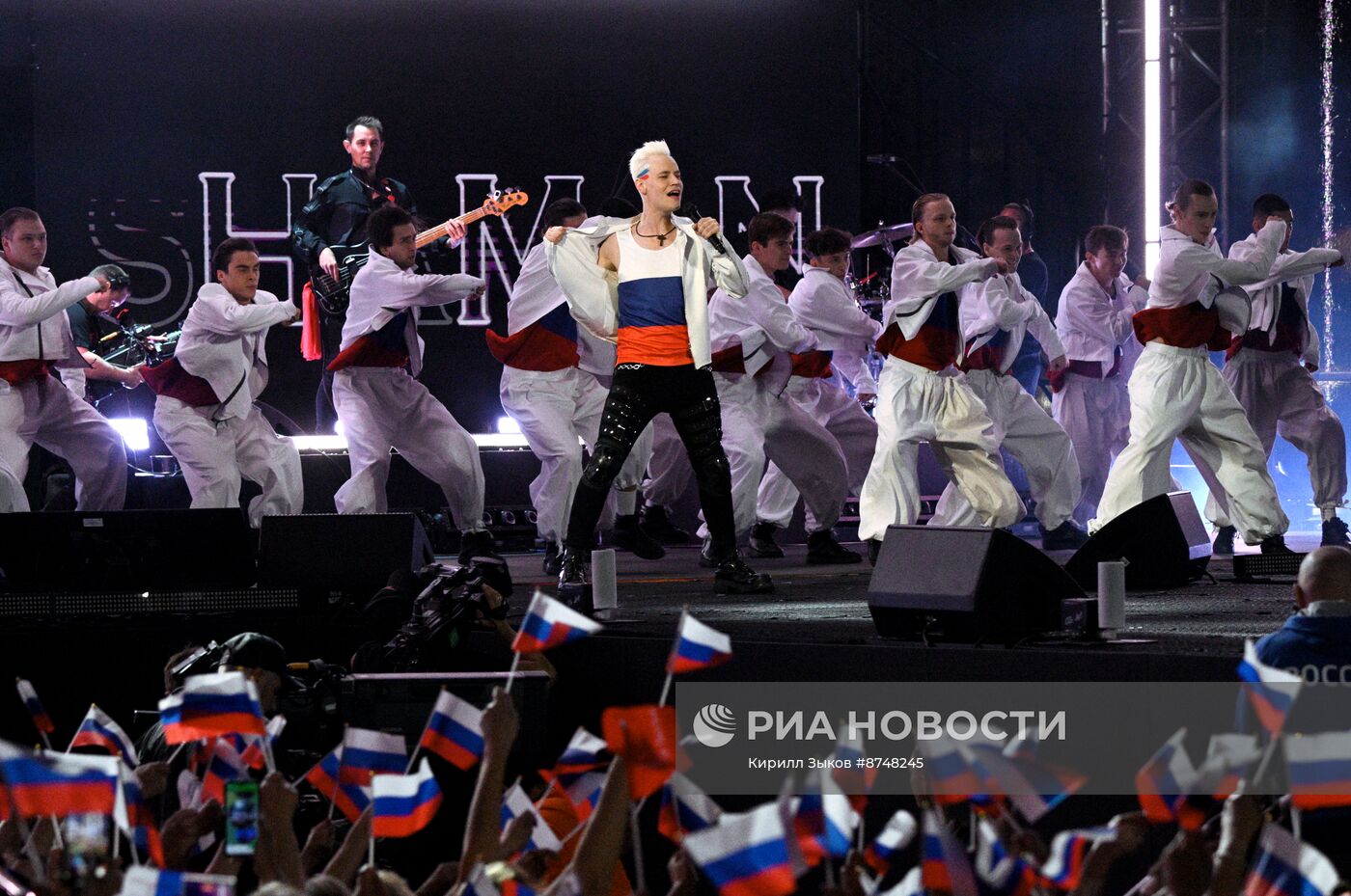 Праздничный концерт SHAMAN "ПОБЕДА!" в честь Дня Государственного флага РФ