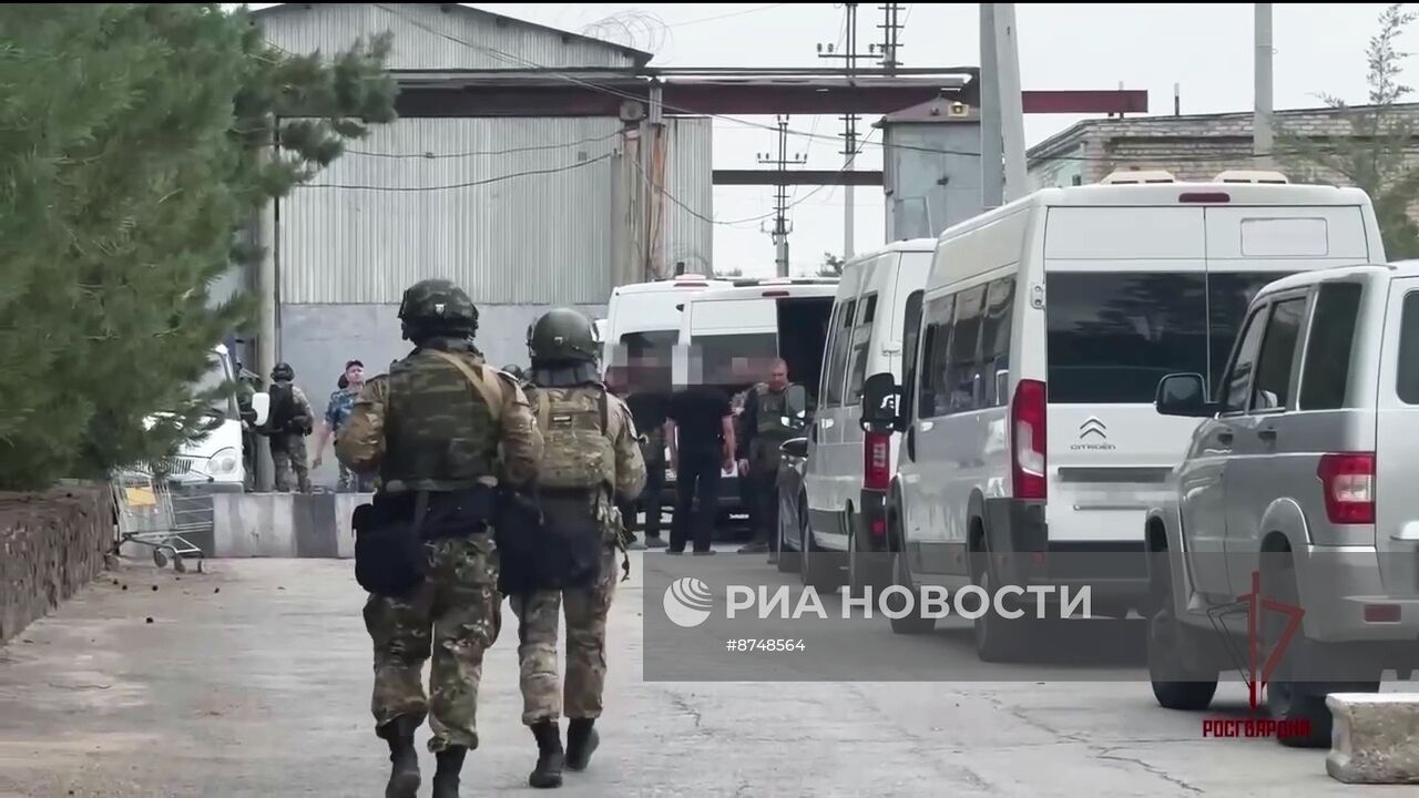 Спецназ провел операцию по освобождению заложников в ИК-19 в Волгоградской области