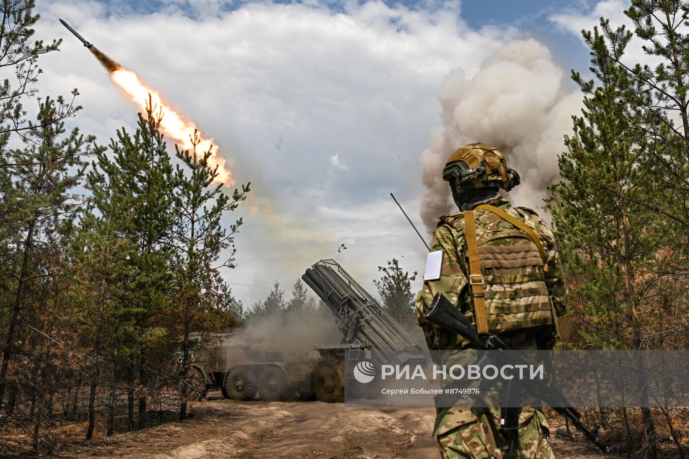 Работа расчета РСЗО "Ураган" 20-й гвардейской Краснознаменной общевойсковой армии