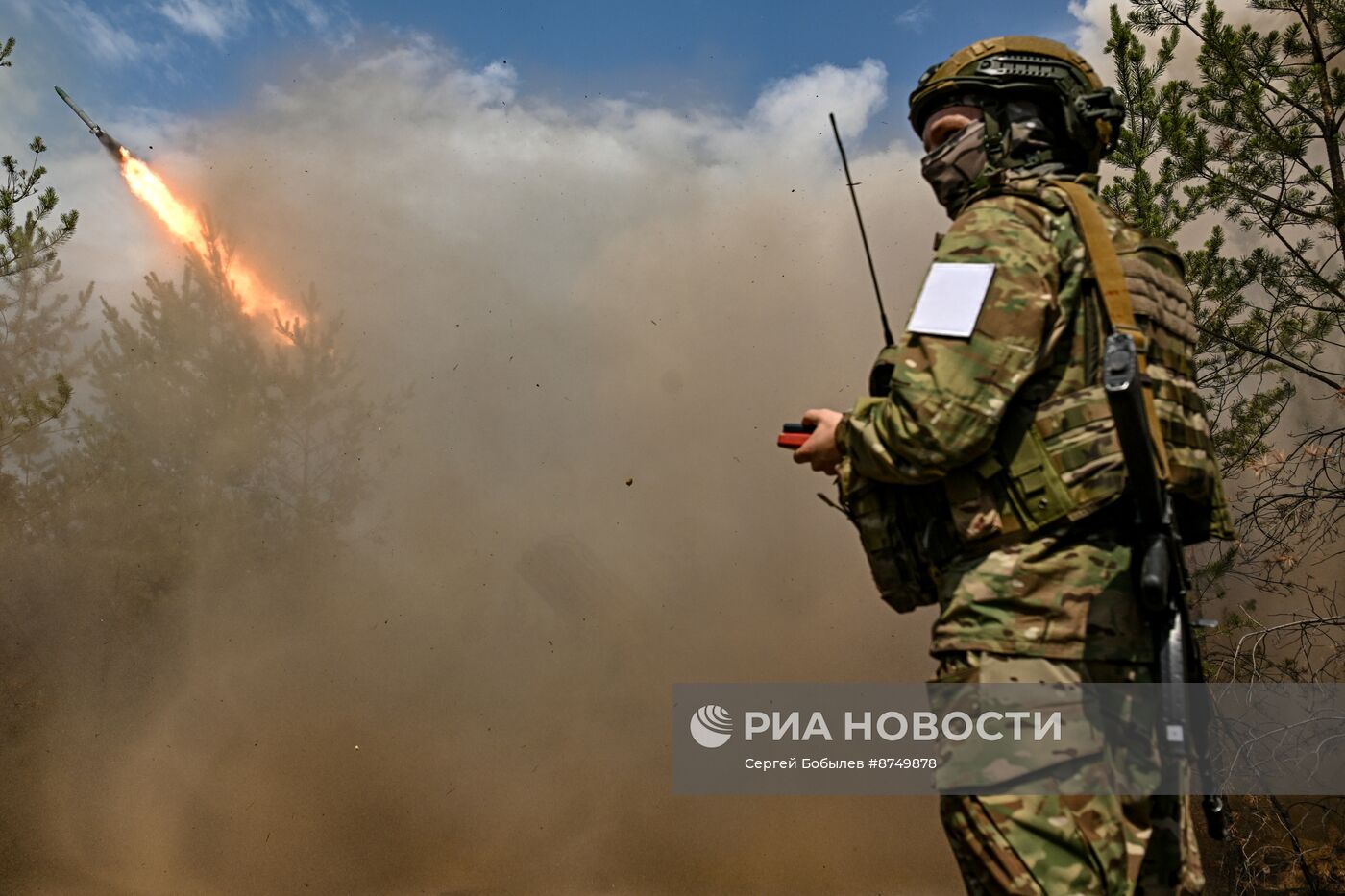 Работа расчета РСЗО "Ураган" 20-й гвардейской Краснознаменной общевойсковой армии