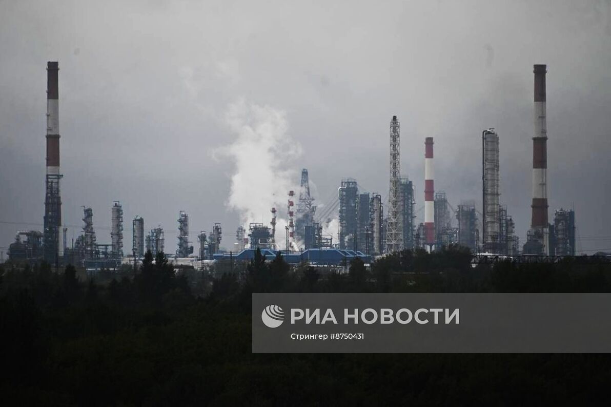 Пожар на нефтезаводе в Омске 