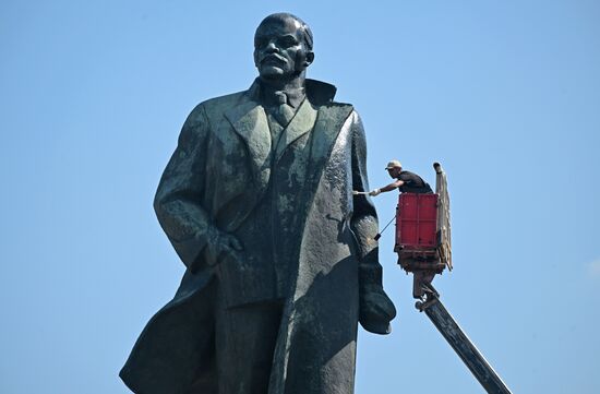 Памятник В. И. Ленину 