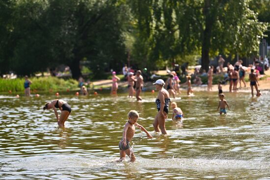 Жаркая погода в Москве