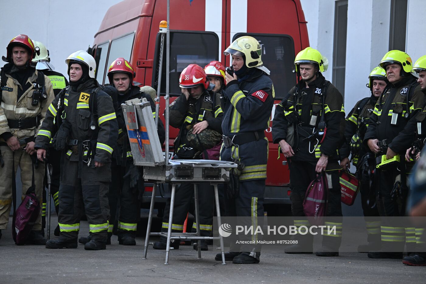 Учения по отработке действий при ЧС в московской школе