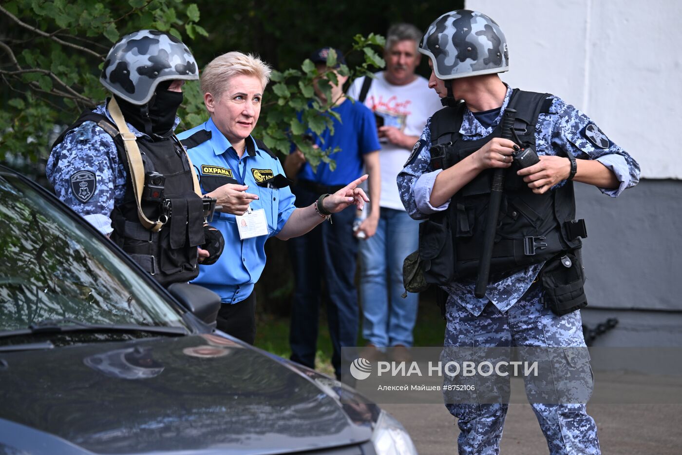 Учения по отработке действий при ЧС в московской школе