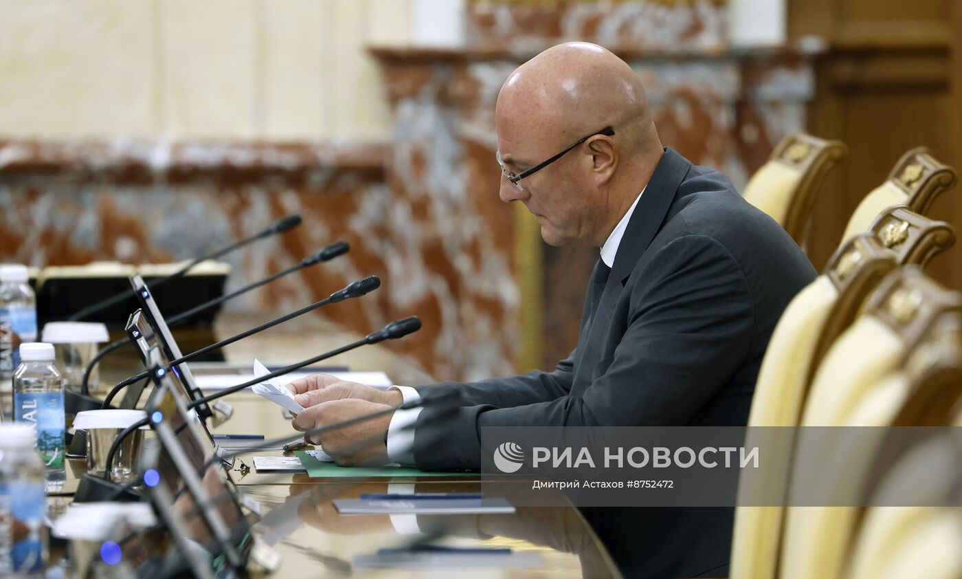 Премьер-министр Михаил Мишустин провел заседание правительства РФ