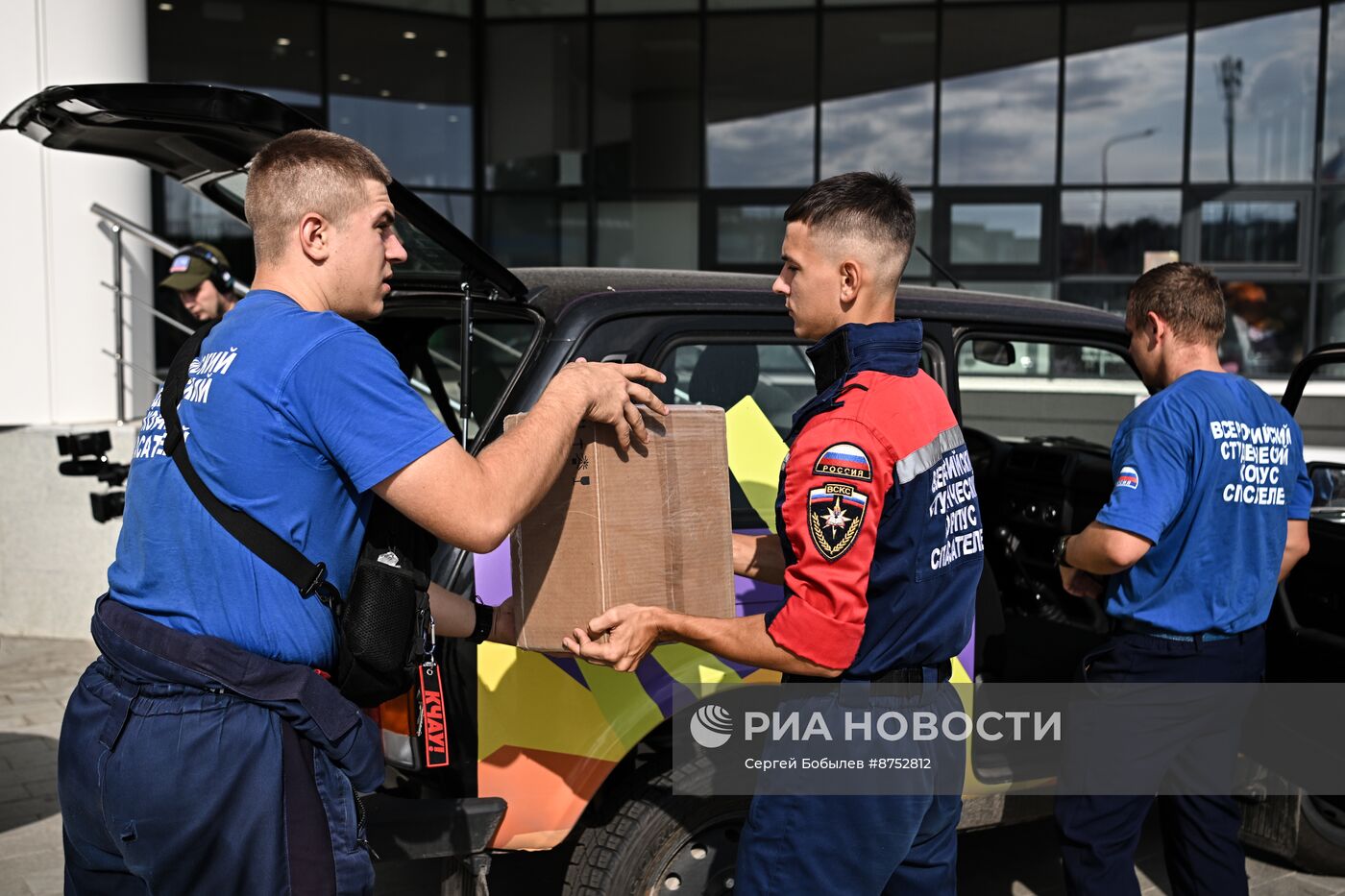 Отправка гумпомощи от жителей ЛНР в Курскую область