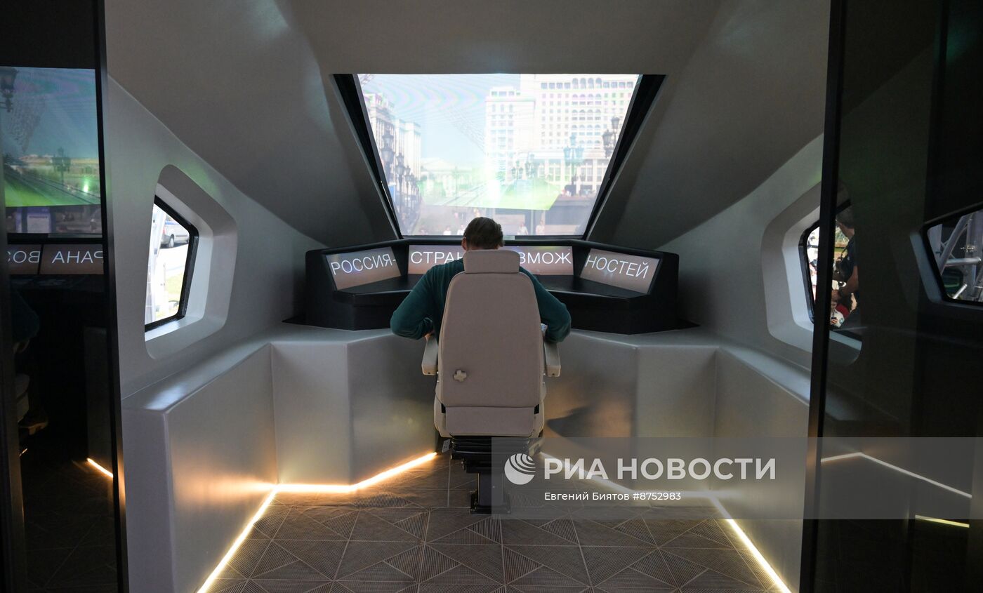 Выставка "Станция Манеж. Московский транспорт 2030"