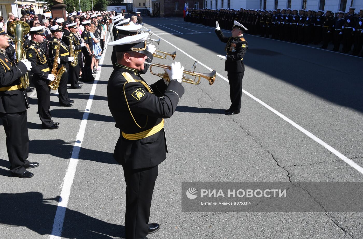 Принятие присяги в Тихоокеанском военно-морском училище