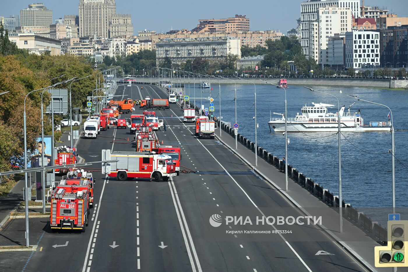 Пожар в административном здании на Бережковской набережной в Москве