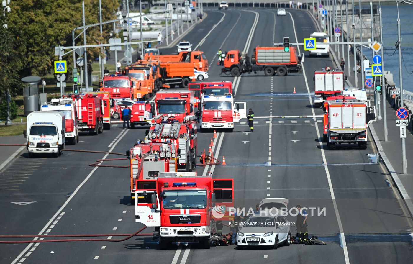 Пожар в административном здании на Бережковской набережной в Москве