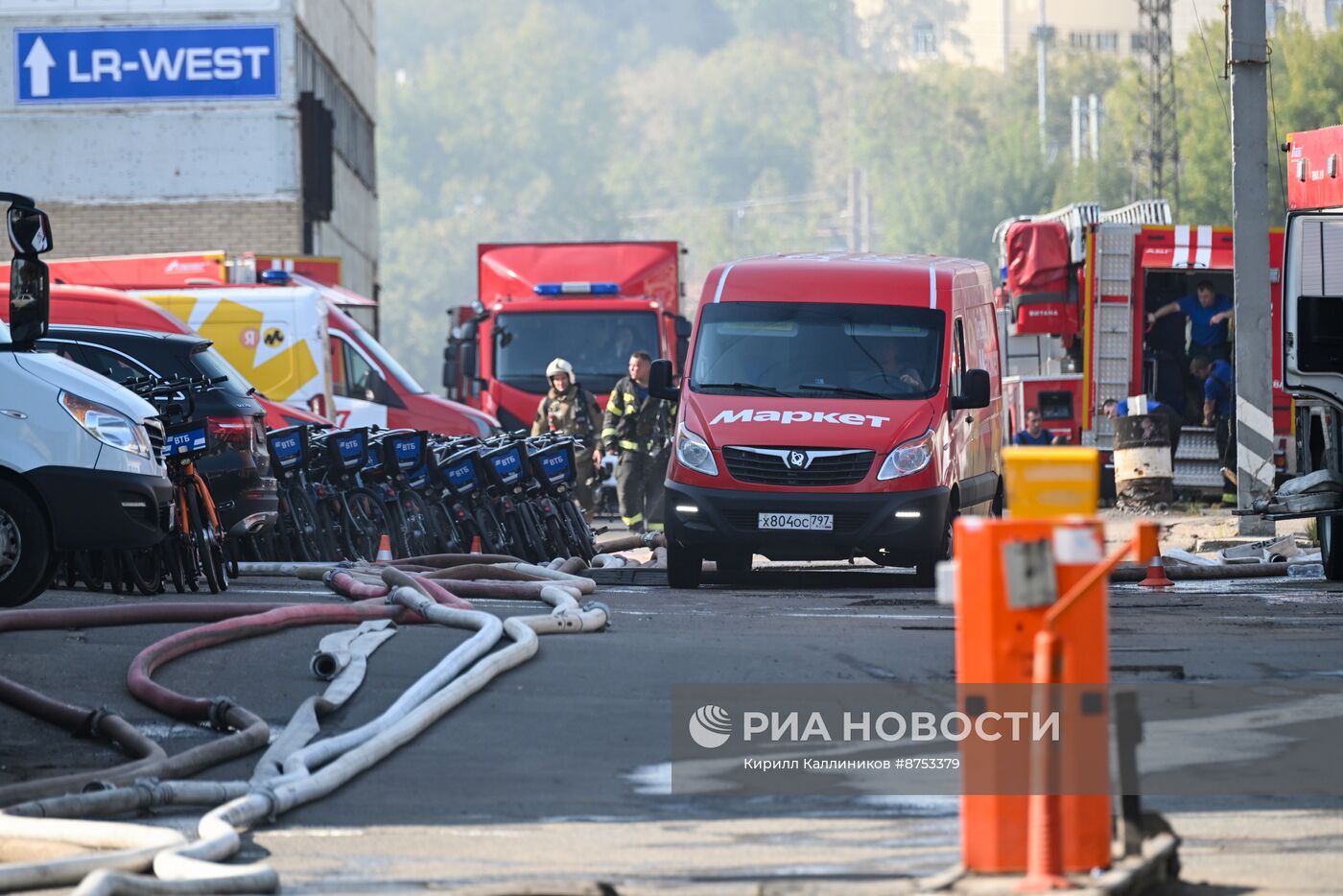 Пожар в административном здании на Бережковской набережной в Москве